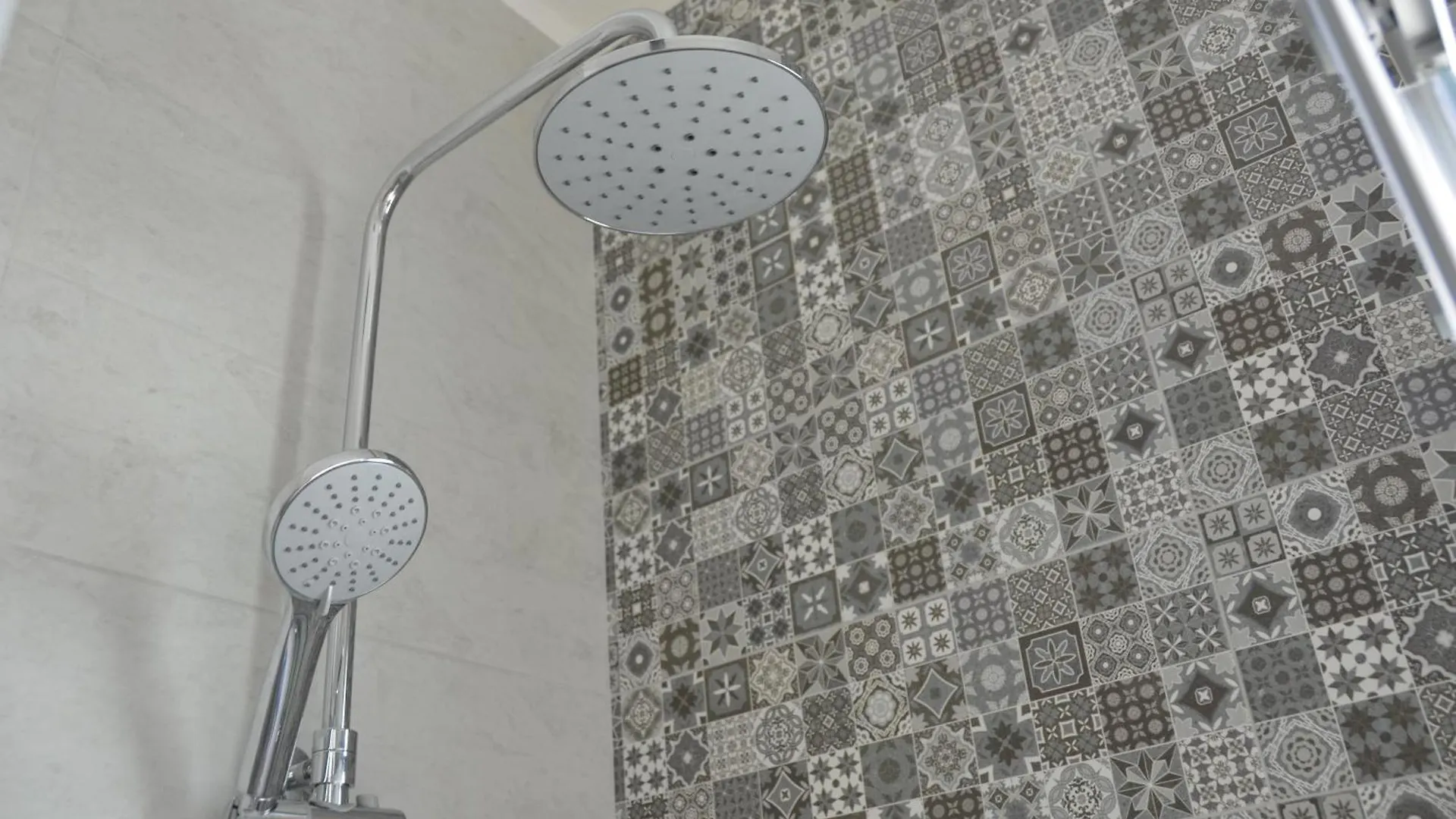 Affordable Central Malta Summer Retreat Guest house